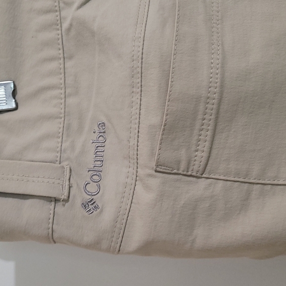 Columbia Women's Omini-Sheild Khaki Pants Size 10 - Picture 4 of 12